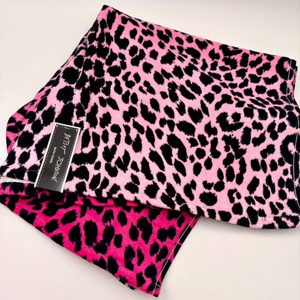 Betsey Johnson Pink Black Leopard Print Cotton Bath Towel 28x52 NWT